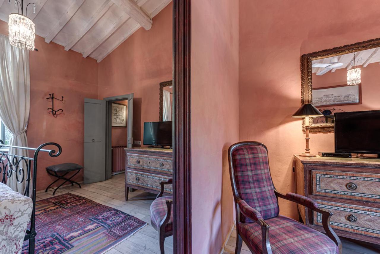 La Striscia Wine Resort อาเรซโซ ภายนอก รูปภาพ