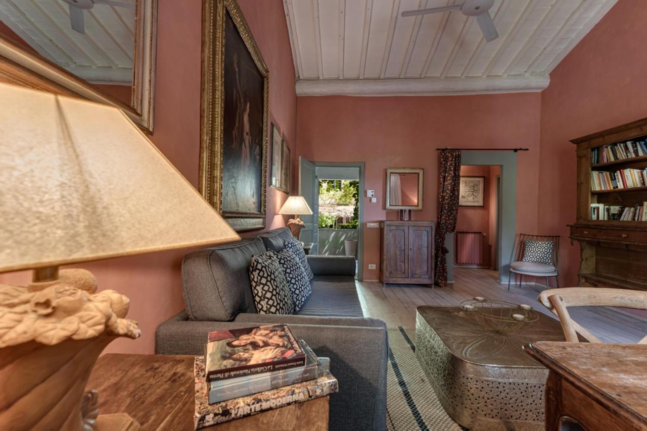 La Striscia Wine Resort อาเรซโซ ภายนอก รูปภาพ